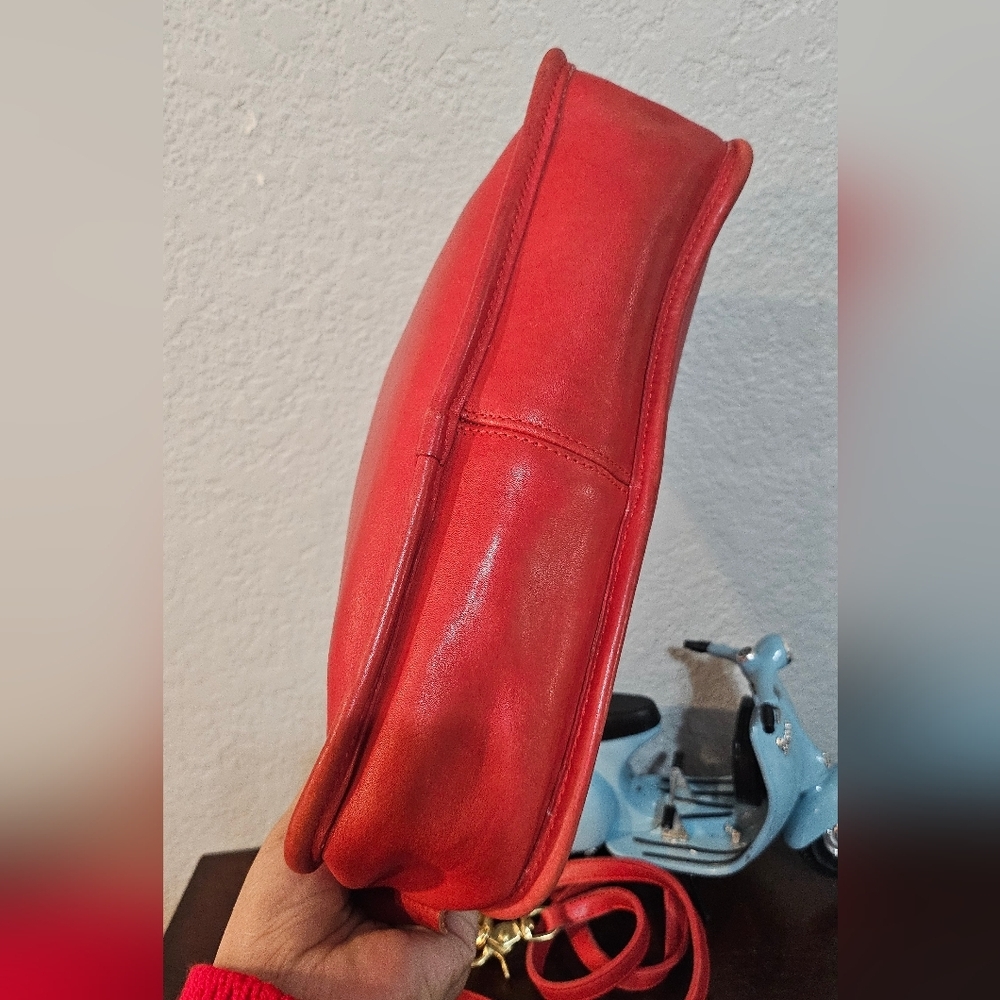 Vintage Coach Red Gloved Leather Companion Bag - Picture 10 of 13